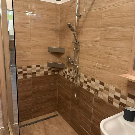 Apartment Oeroekzoeld Pecs